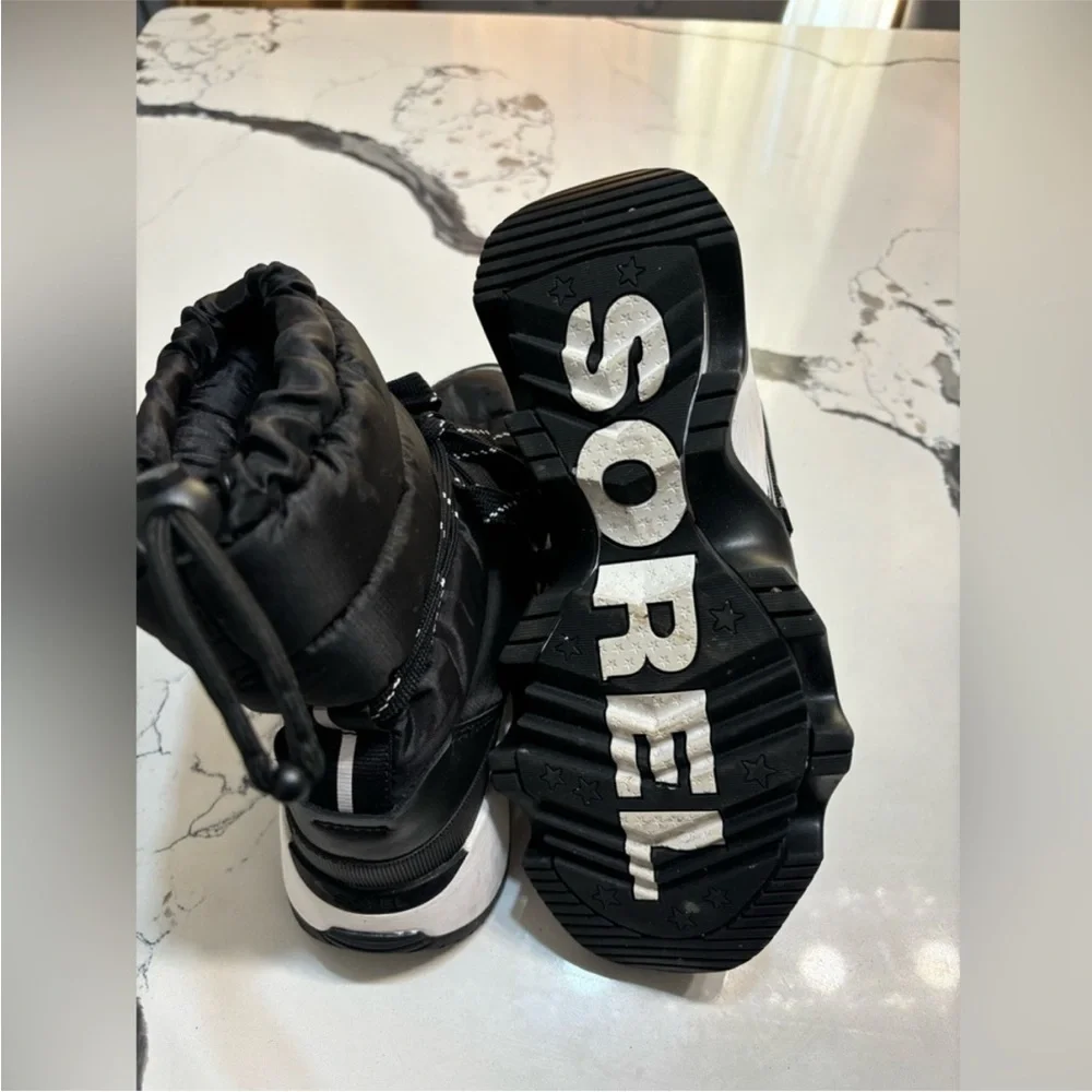 SOREL Kinetic Impact Waterproof Snow Boot Women Size 6